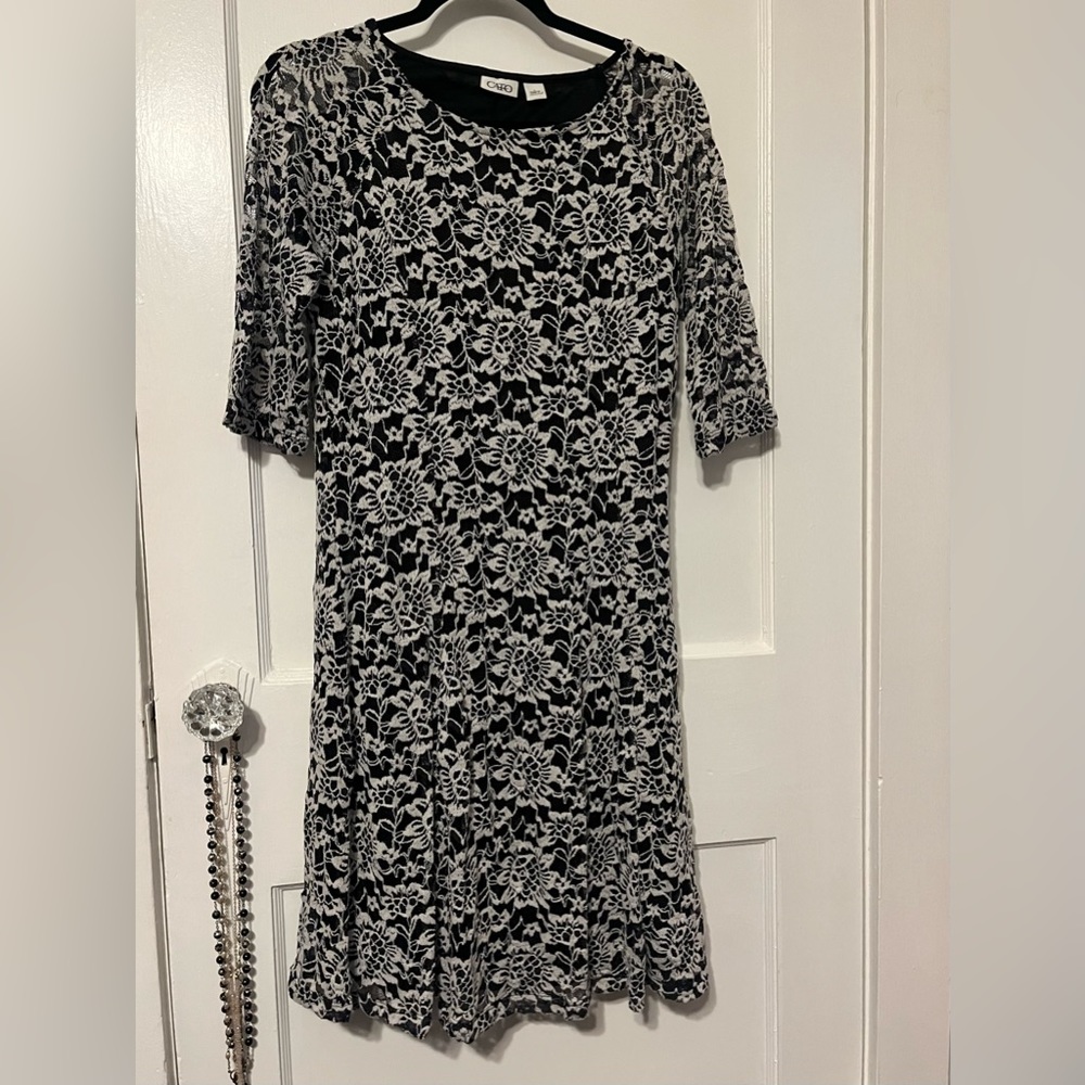 Black/white lace dress